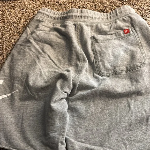 Nike sweat shorts - Picture 2 of 3